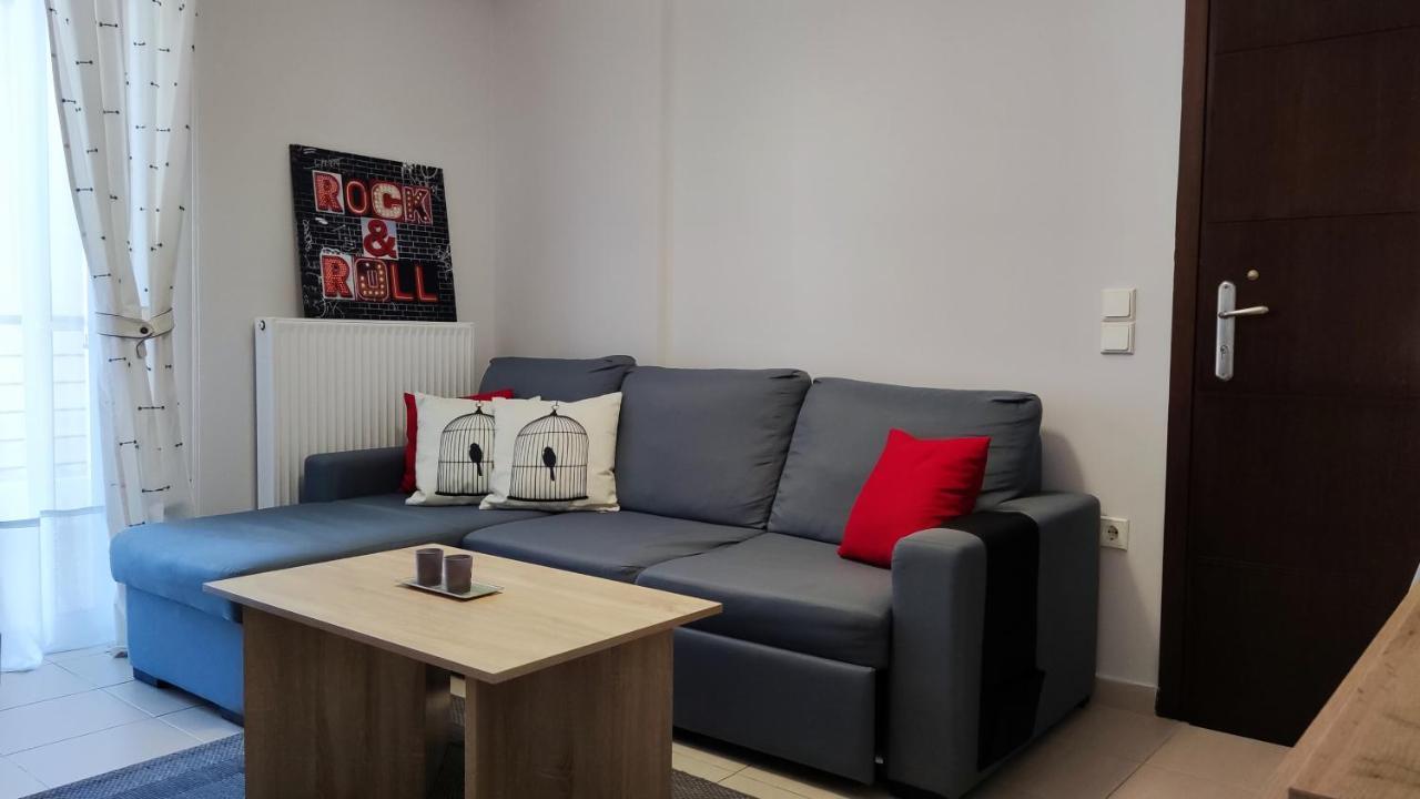 Rock & Roll 2 - Modern Apartment In Trikala Exterior photo